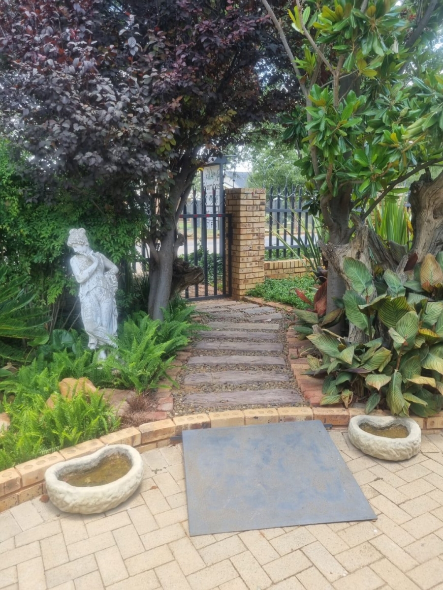 4 Bedroom Property for Sale in Wolmaransstad North West
